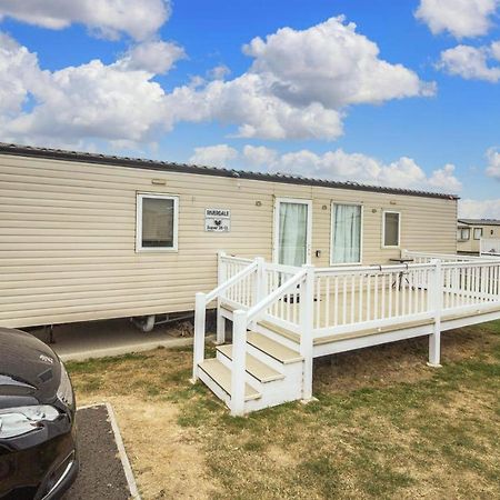 Caravan With Decking At Martello Beach Nearby Clacton-On-Sea Ref 29017Kv Otel Dış mekan fotoğraf