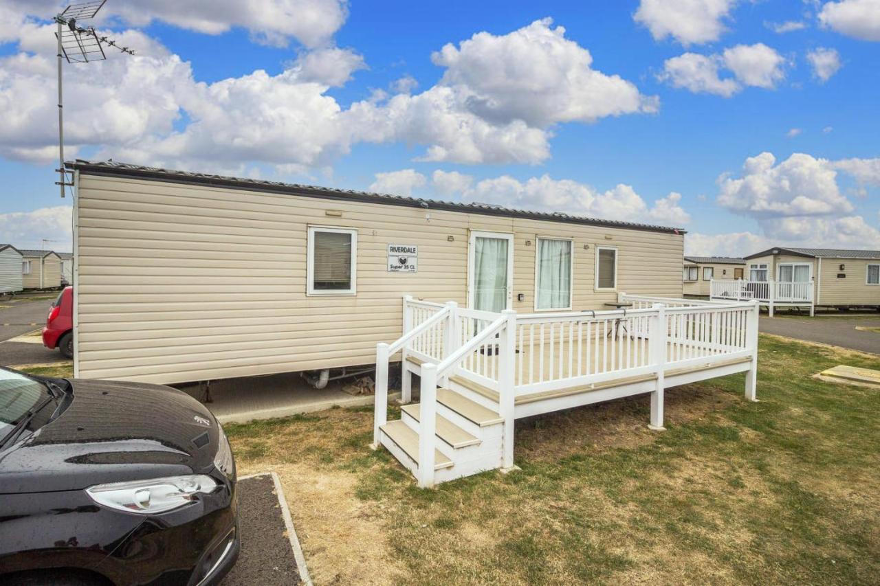 Caravan With Decking At Martello Beach Nearby Clacton-On-Sea Ref 29017Kv Otel Dış mekan fotoğraf