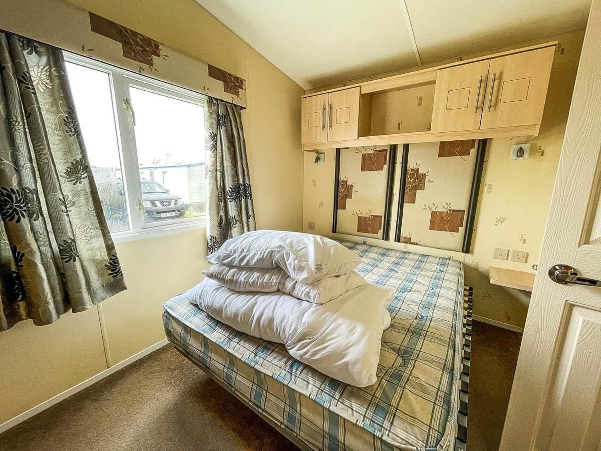 Caravan With Decking At Martello Beach Nearby Clacton-On-Sea Ref 29017Kv Otel Dış mekan fotoğraf